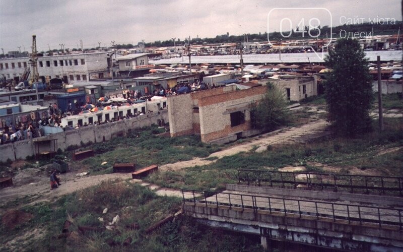 "Мы начинали торговать на картонках и газетах": история одесского промрынка 7км, - ФОТО, фото-5