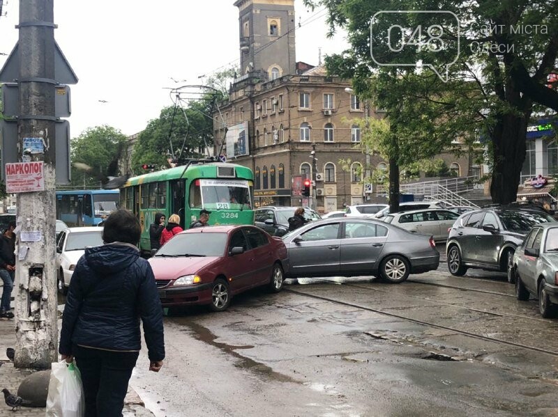 В Одессе из-за ДТП временно осложнено движение транспорта на Пантелеймоновской, - ФОТО, фото-1