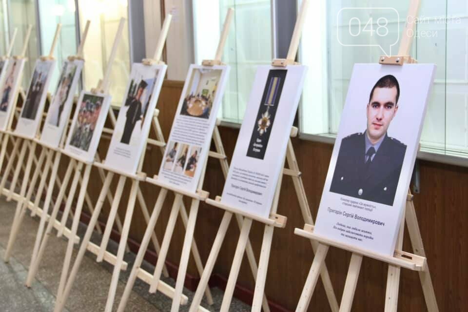 Горсовет отказался присвоить звание «Почетный гражданин Одессы» полицейскому, погибшему от рук сепаратиста Дорошенко,- ФОТО, фото-3