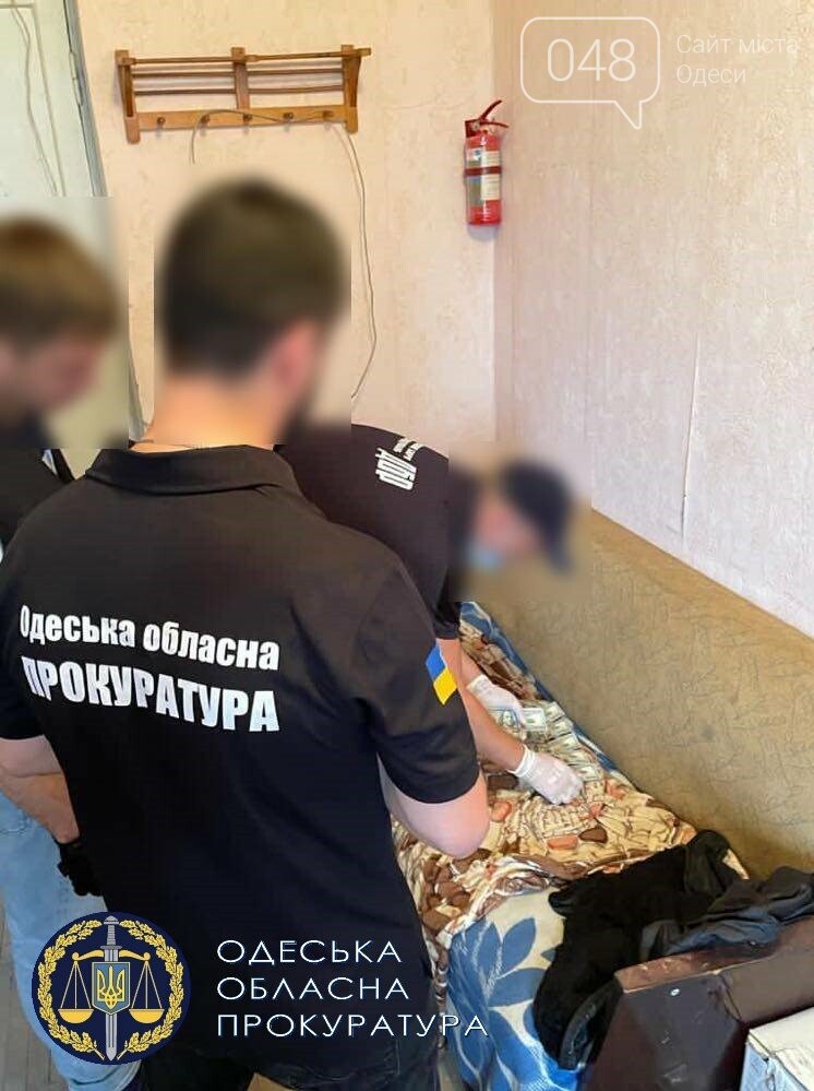 Попались на взятке: в Одесской области задержали двух полицейских, - ФОТО , фото-2