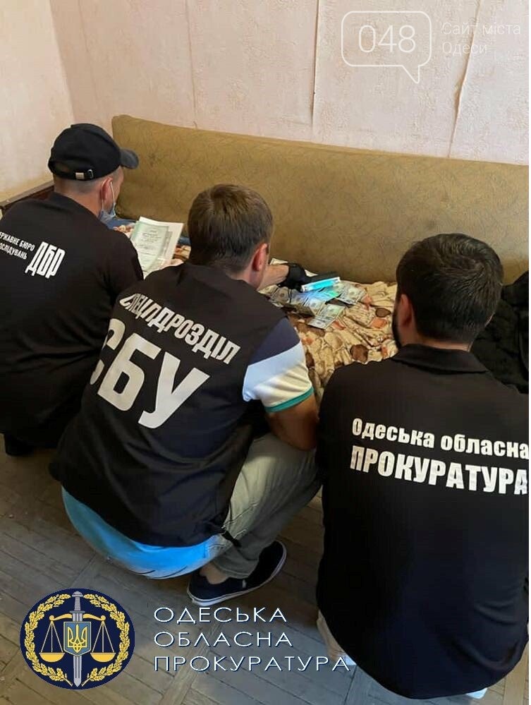 Попались на взятке: в Одесской области задержали двух полицейских, - ФОТО , фото-3