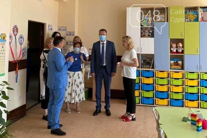 Пока дети на каникулах, в одесской школе к приезду министра образования накрыли шведский стол, - ФОТО, фото-4