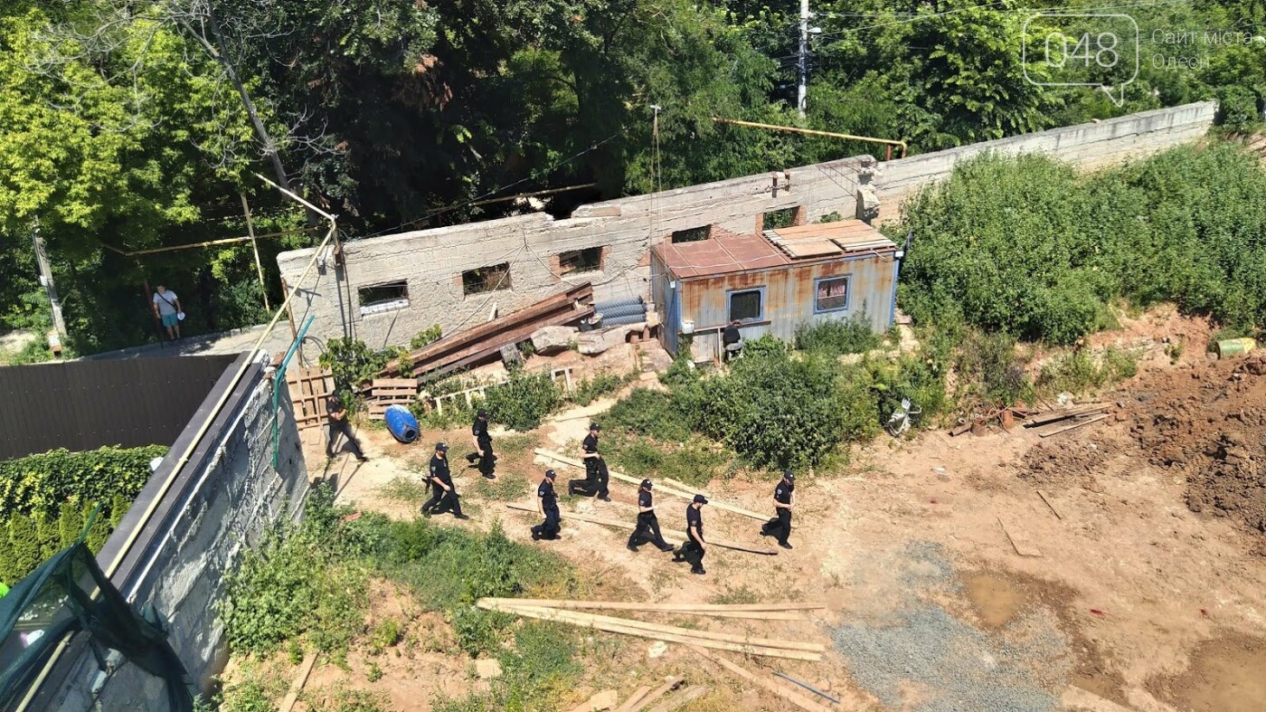 Одесситы устроили "облаву" на стройке возле склонов - ФОТО, фото-18, ФОТО: Александр Жирносенко.