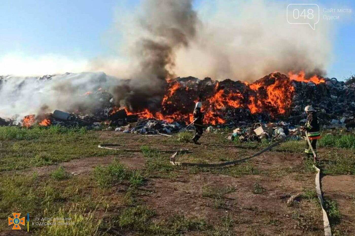 Пожарные 11 часов тушили свалку в одесской области,- ФОТО, фото-1