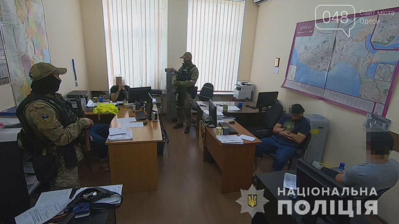 В Одессе правоохранители поймали выходцев с Кавказа с пистолетом,- ФОТО, ВИДЕО, фото-1