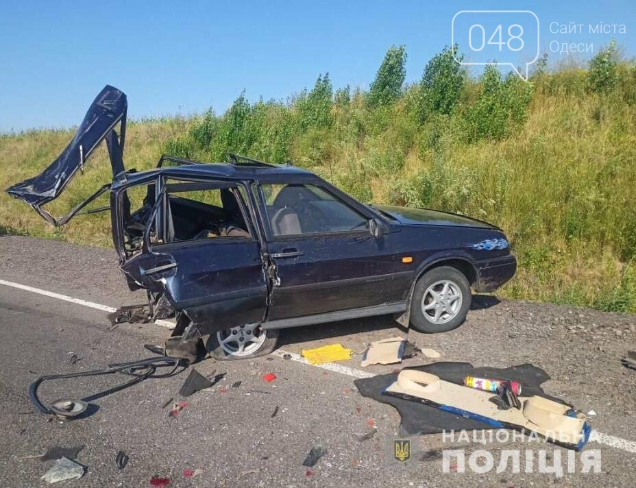 Автомобиль разорвало пополам: в Одесской области водитель выехал на встречку,- ФОТО, фото-1