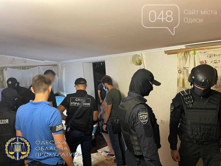 Разбойники в масках и с оружием ночью напали на председателя одного из ОТГ Одесской области,- ФОТО, фото-4