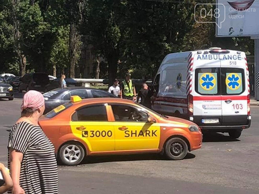 В Одессе на Черёмушках "скорая" попала в ДТП , - ФОТО , фото-3