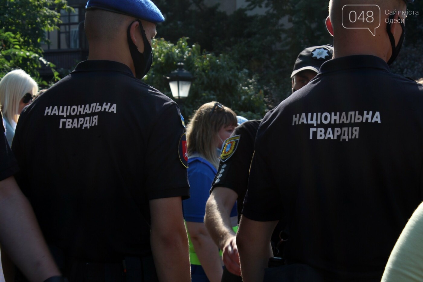 Полиция, взрывпакеты и дым: в Одессе прошёл ЛГБТ-марш, - ФОТО, ВИДЕО , фото-20