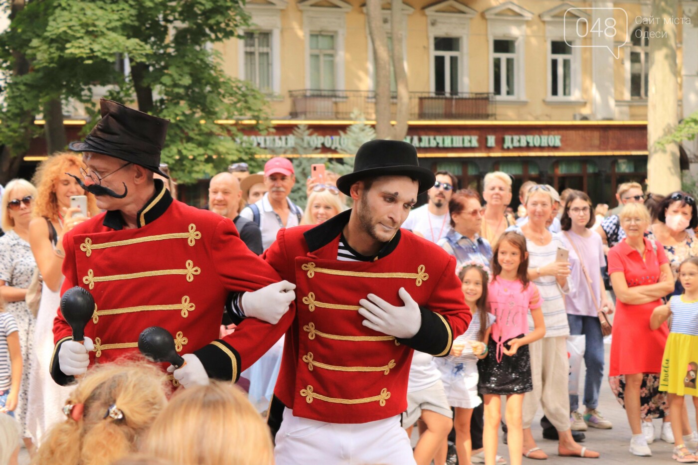 Трюки, фокусы и "Комедиада": в одесском Горсаду выступил коллектив "Tall brothers", - ФОТО, ВИДЕО , фото-35