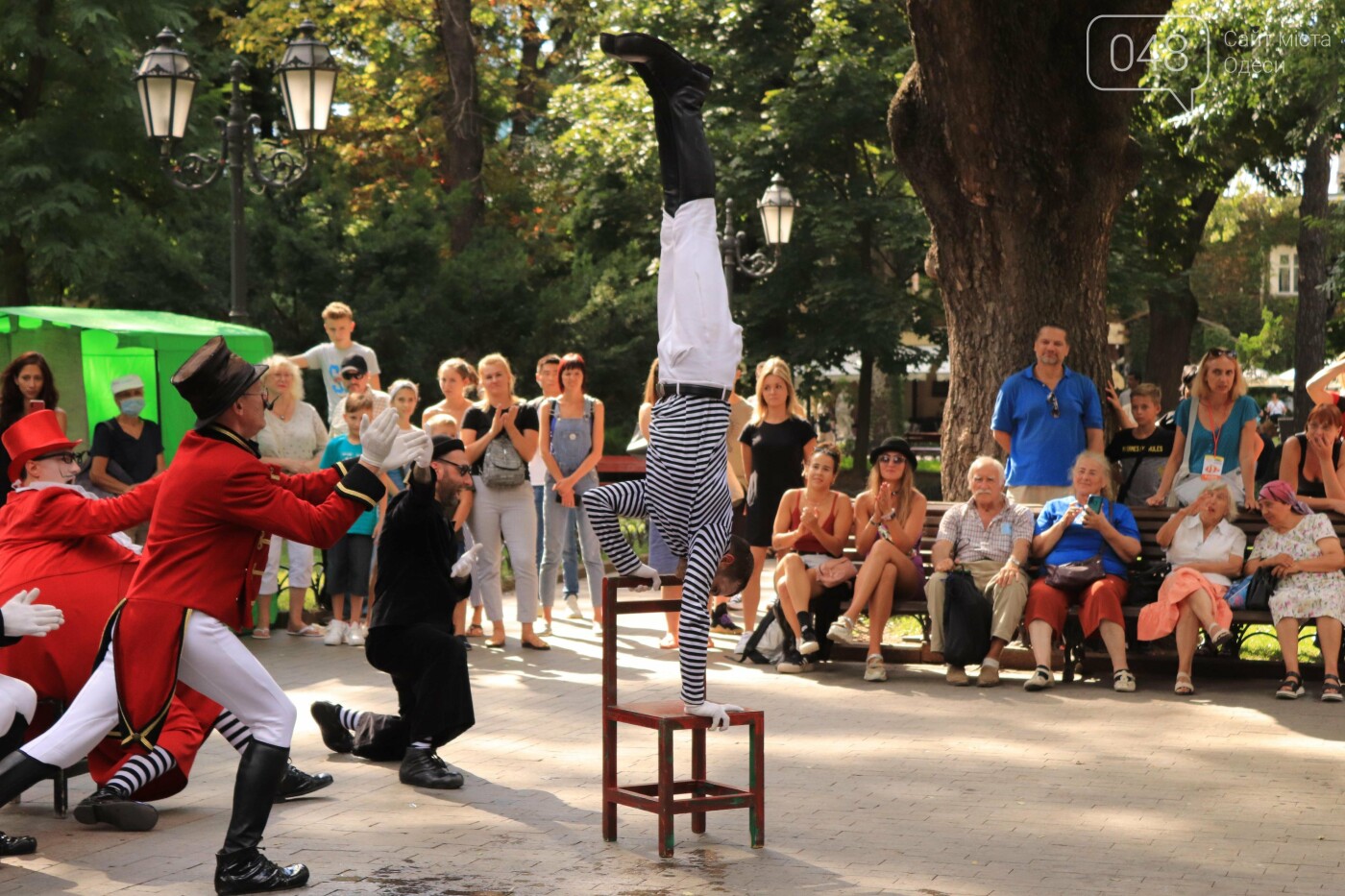 Трюки, фокусы и "Комедиада": в одесском Горсаду выступил коллектив "Tall brothers", - ФОТО, ВИДЕО , фото-43