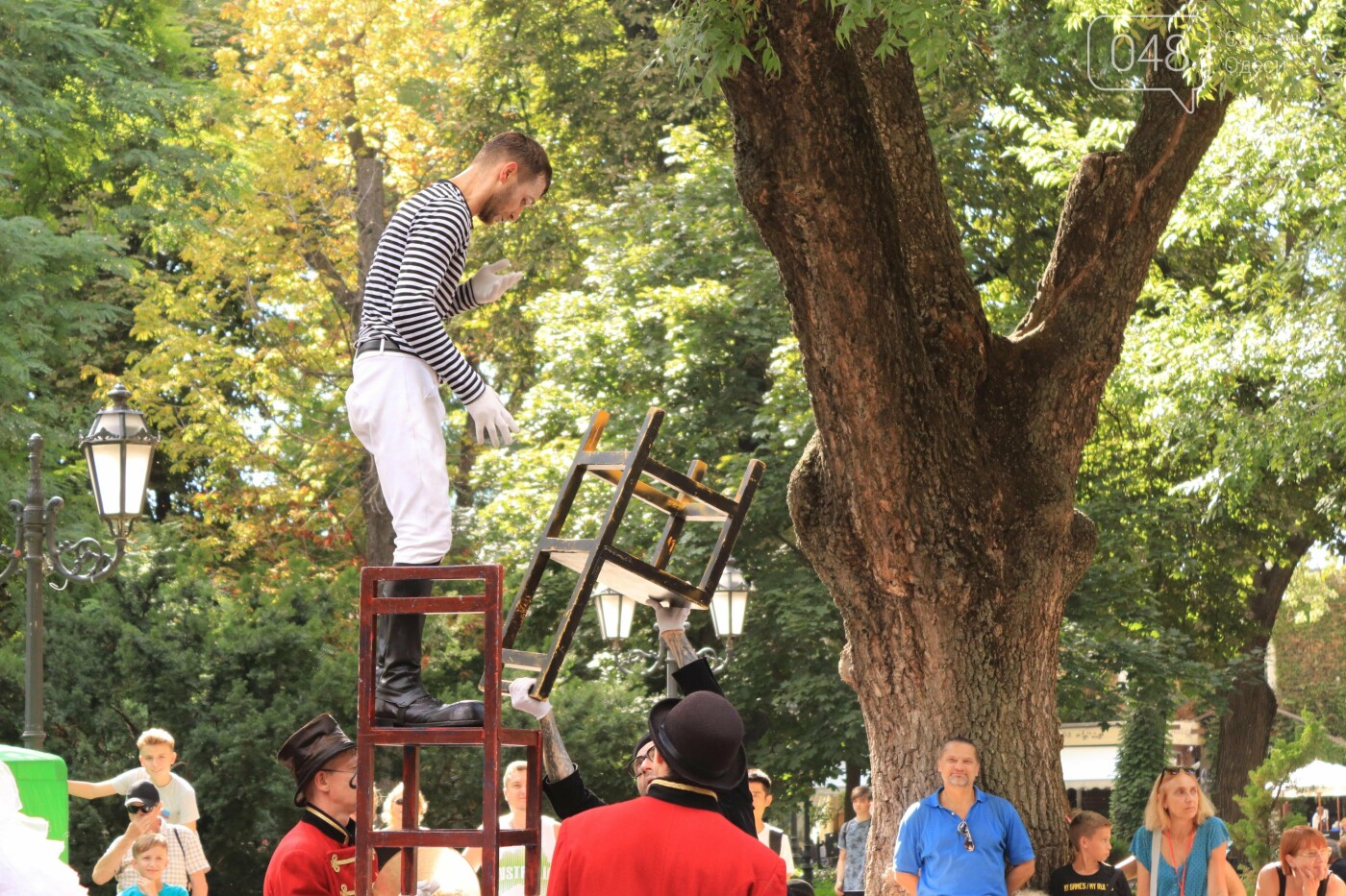 Трюки, фокусы и "Комедиада": в одесском Горсаду выступил коллектив "Tall brothers", - ФОТО, ВИДЕО , фото-46