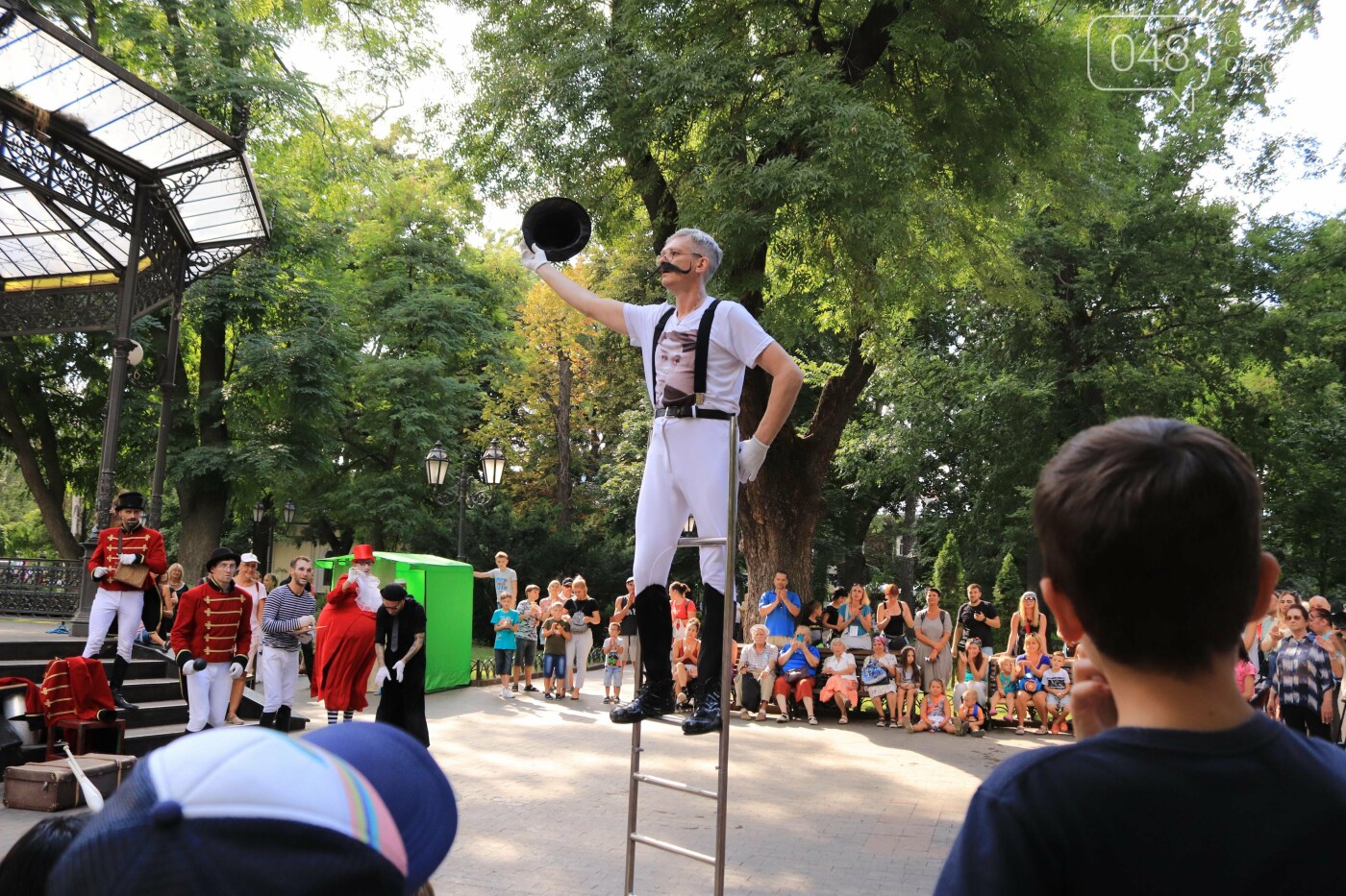 Трюки, фокусы и "Комедиада": в одесском Горсаду выступил коллектив "Tall brothers", - ФОТО, ВИДЕО , фото-51