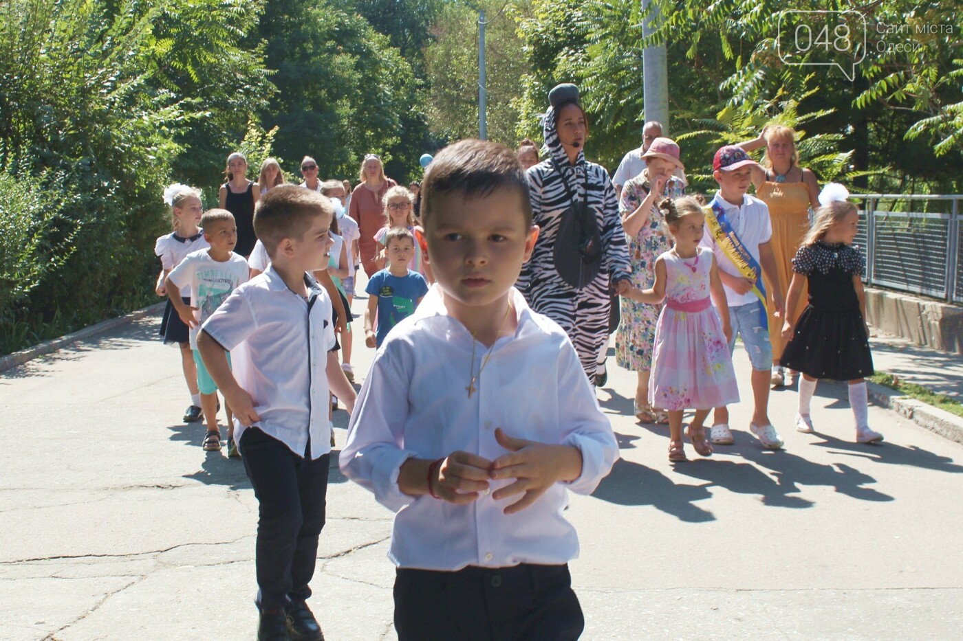 Кормили енотов: в Одесском зоопарке первоклассникам устроили первый урок, - ФОТО, ВИДЕО  , фото-7