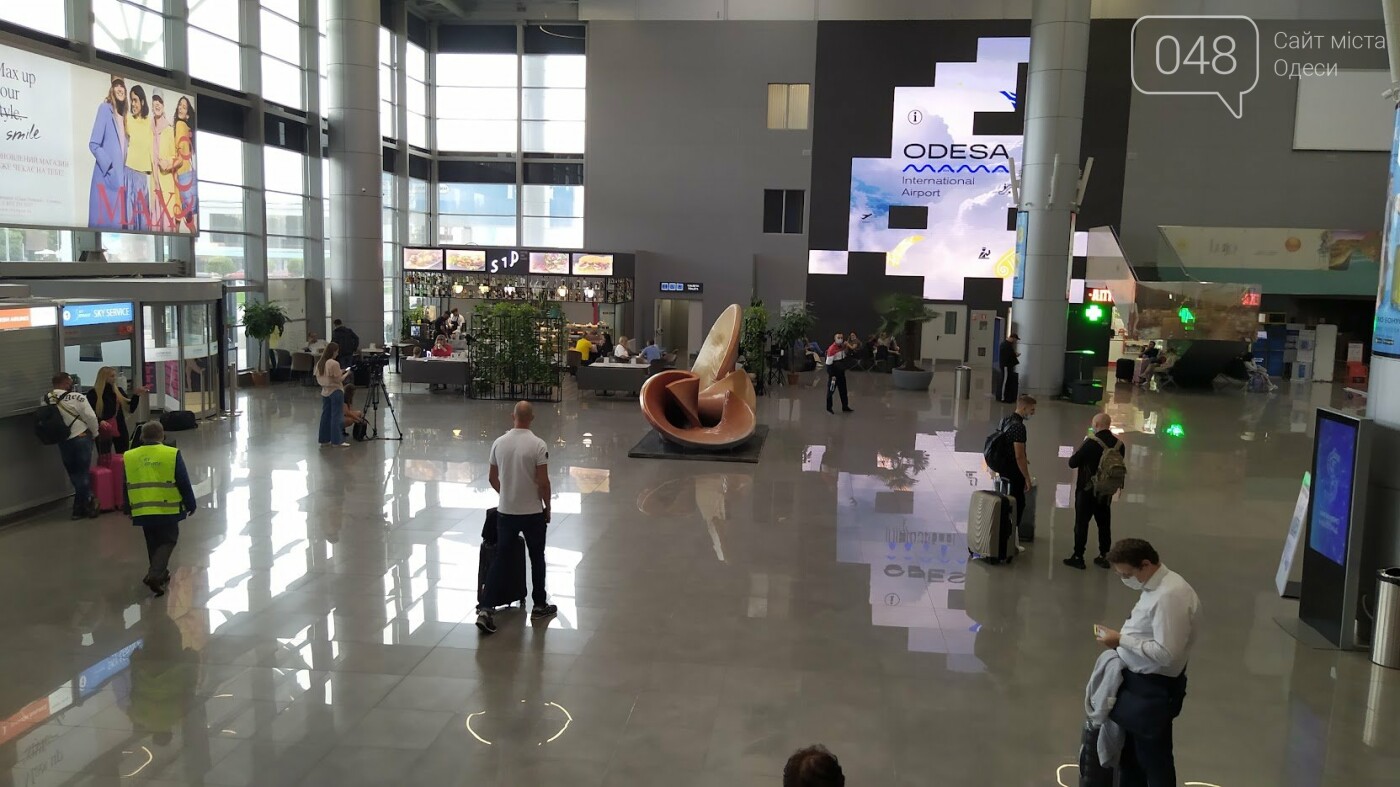Как звучит Одесса: в аэропорту открыли скульптуру символизирующую звуки города, - ФОТО, ВИДЕО, фото-14, ФОТО: Александр Жирносенко.