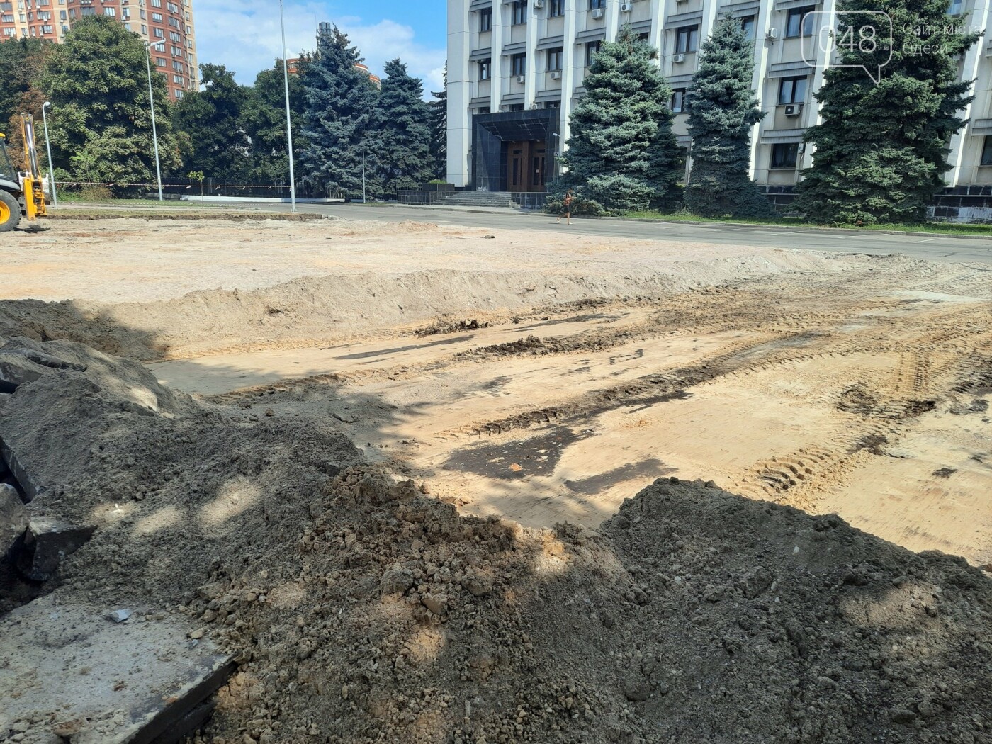 В одном из одесских скверов появилась строительная техника, - ФОТО , фото-4