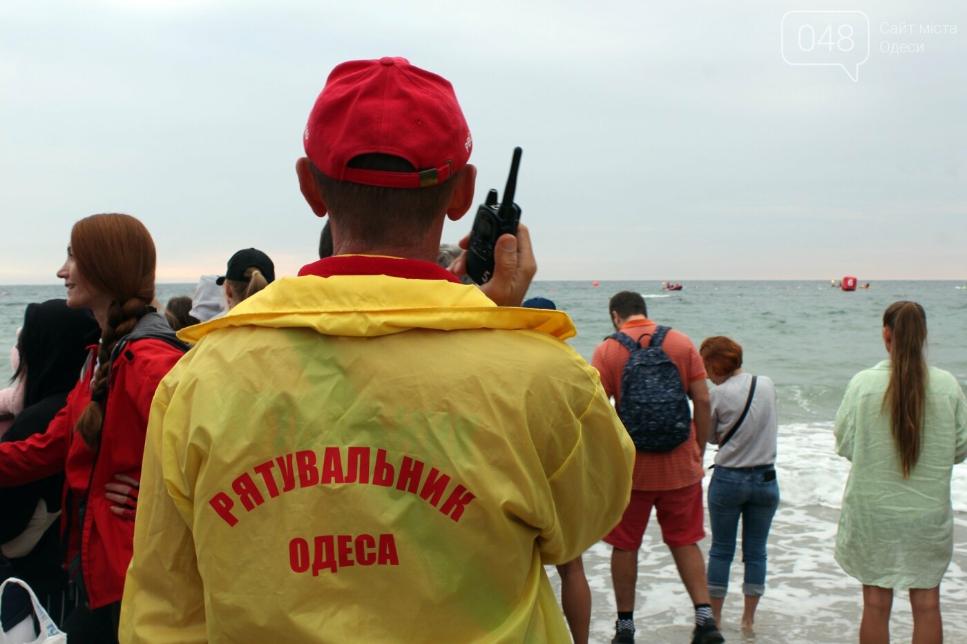 В Одессе дети и взрослые участвовали в соревнованиях по плаванию в море, - ФОТО, ВИДЕО , фото-2