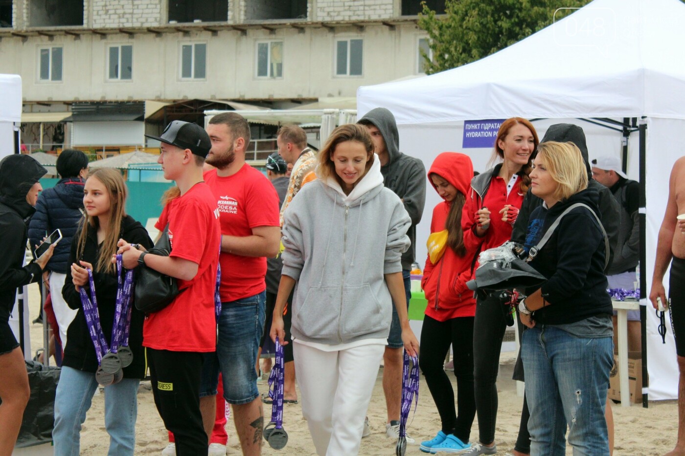 В Одессе дети и взрослые участвовали в соревнованиях по плаванию в море, - ФОТО, ВИДЕО , фото-26