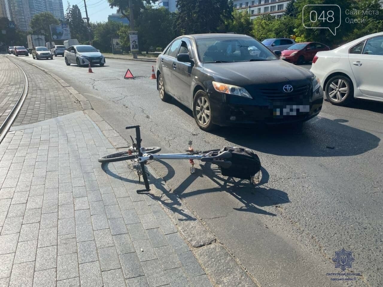 В Одессе автомобиль сбил женщину на велосипеде, - ФОТО, фото-1