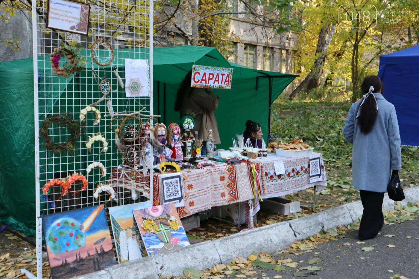 Локальні страви, українські пісні та благодійний аукціон на підтримку ЗСУ: в Одесі пройшов перший арт-вікенд, фото-7