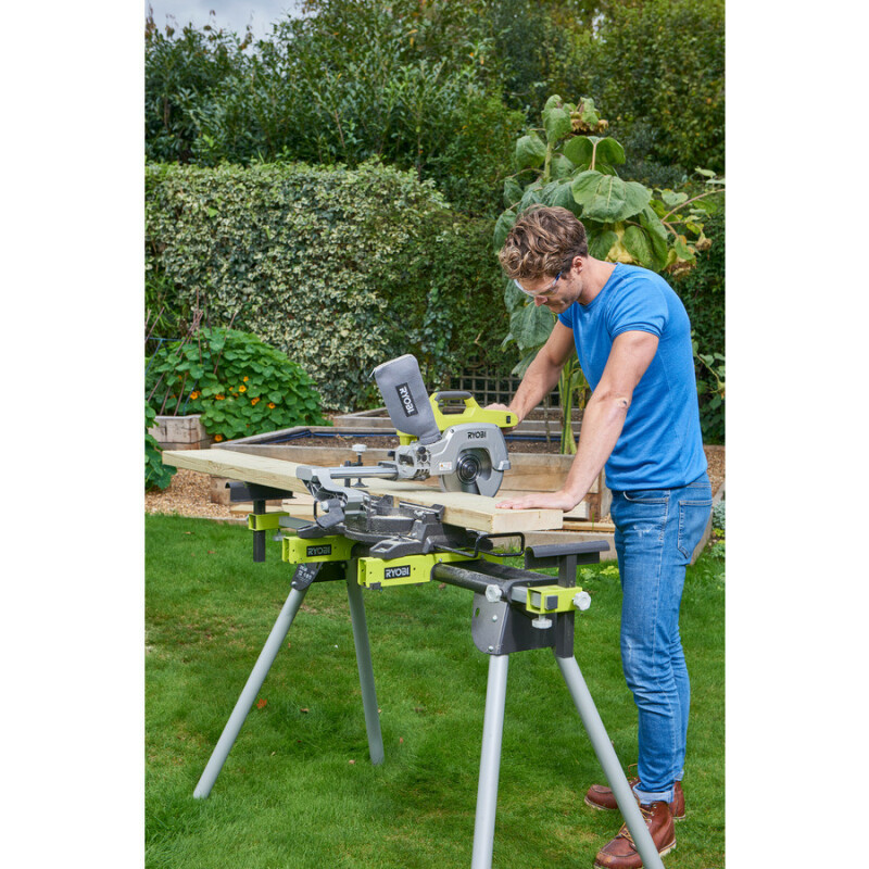 Аккумуляторная торцовочая пила с протяжкой RYOBI R18MS216-0 ONE+ 18V - Зображення 2