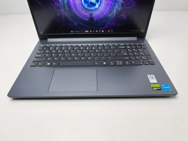 Lenovo LOQ 15IAX9E (83LK00CVUS) - Изображение 1