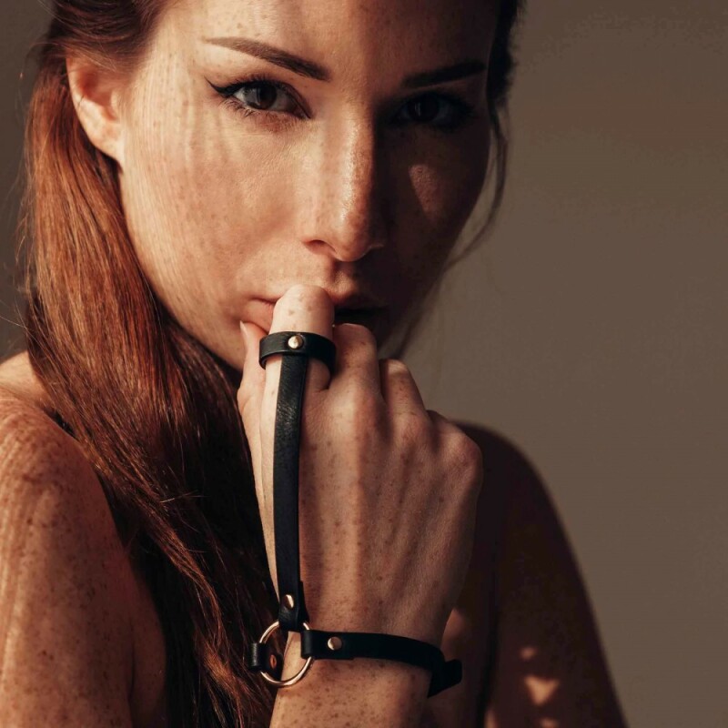 Браслети на зап'ястя та палець MAZE Bijoux Indiscrets чорні, OS, 2 шт. - Зображення 1