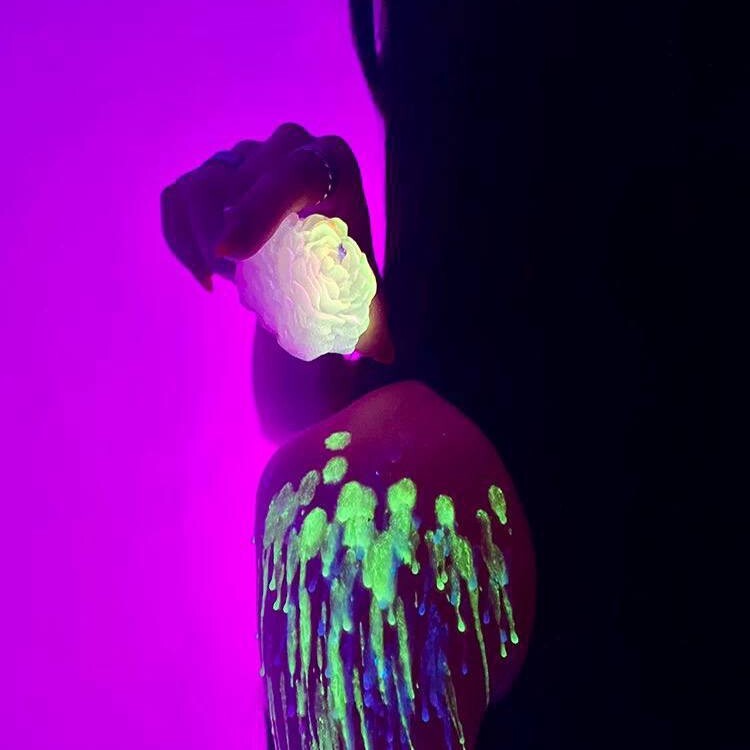 Свічка півонія люмінісцентна GlowKink 65 г, низькотемпературна, L, для БДСМ, різнокольорова - Зображення 8