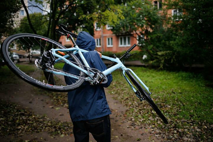 Как ездили под рамой на велосипеде фото