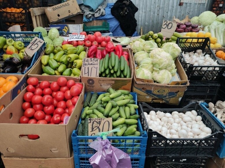 привоз фрукты. симферополь рынок привоз фрукты овощи. привоз крым симферополь. привоз овощей в магазин. рынок енисейский привоз цены на картофель.