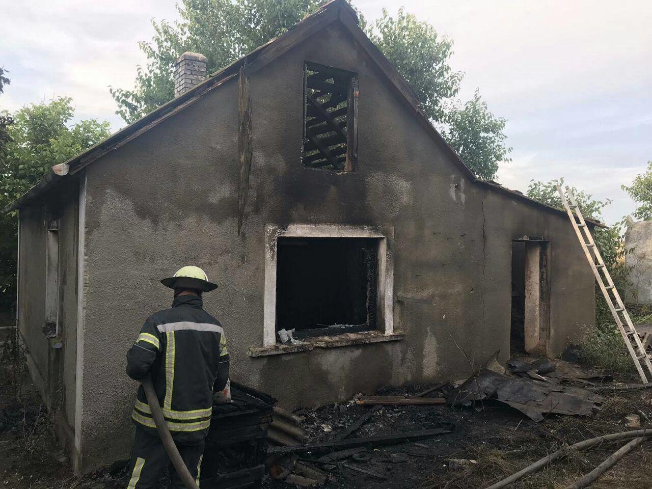 Фото сгоревшего дома в деревне