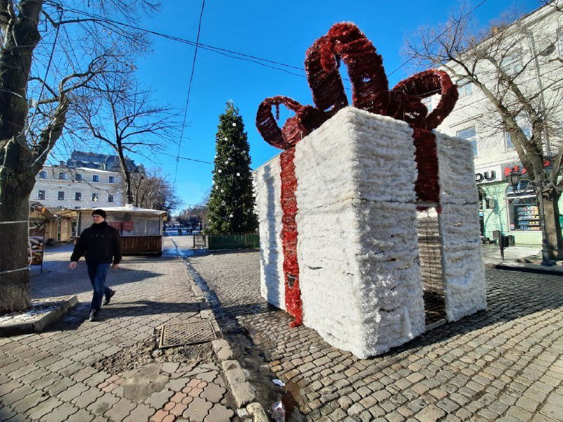 В Одессе разобрали главную ёлку, - ФОТОРЕПОРТАЖ, ВИДЕО, фото-12