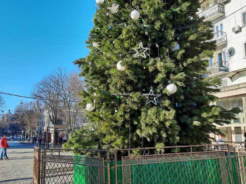 В Одессе разобрали главную ёлку, - ФОТОРЕПОРТАЖ, ВИДЕО, фото-14