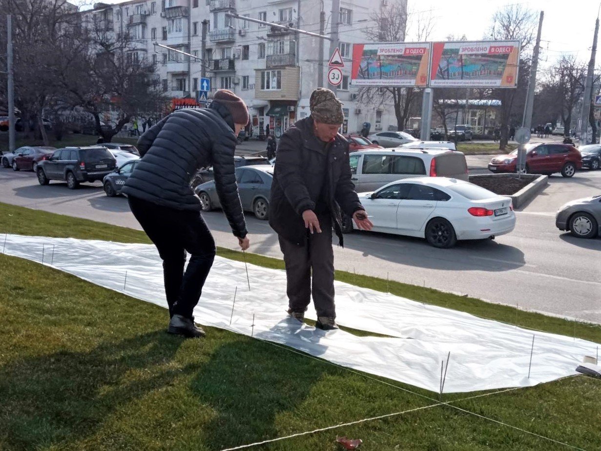 В Одессе проводят дезинфекцию детских площадок и облагораживают зелёные зоны, - ФОТО, фото-2