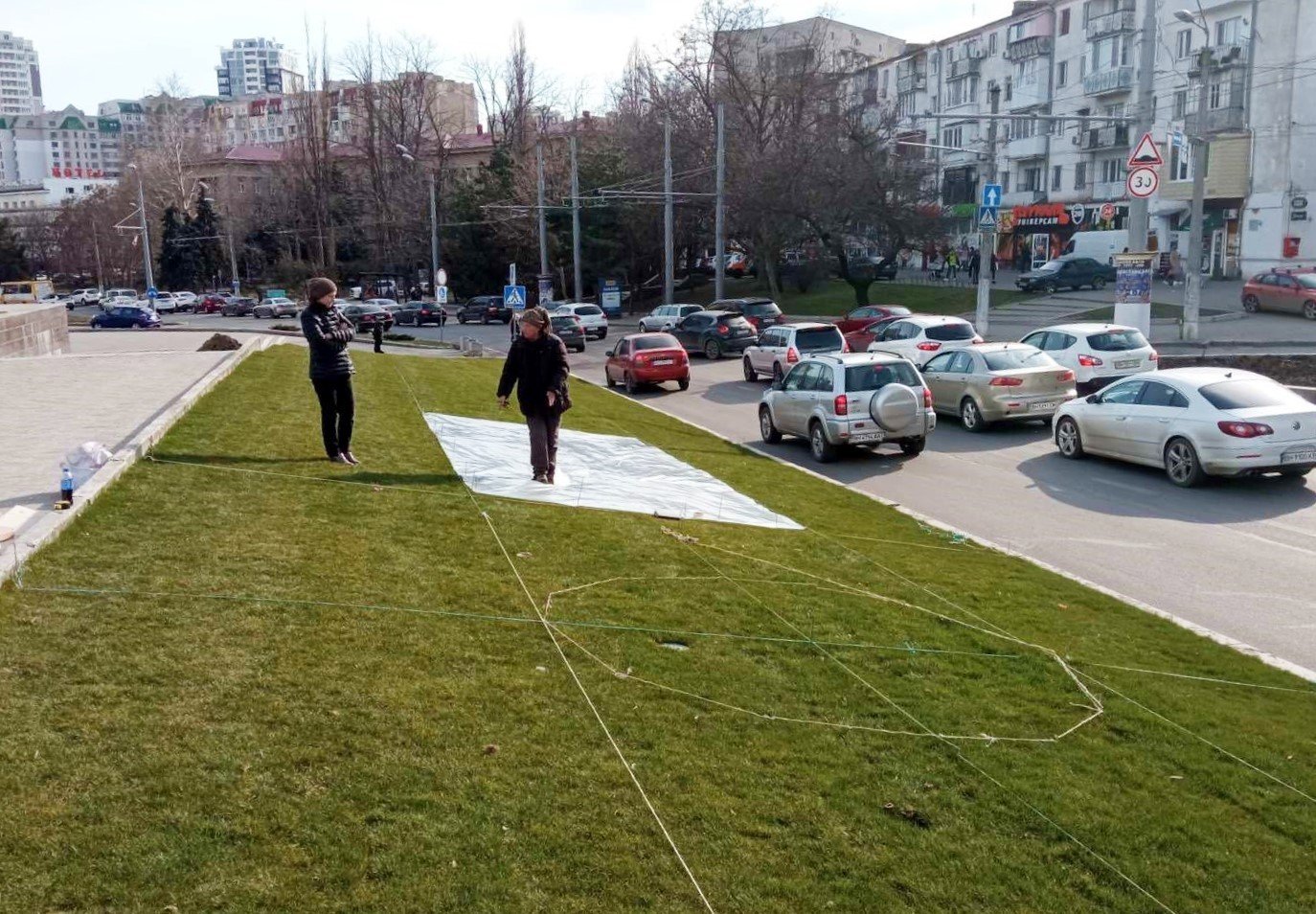 В Одессе проводят дезинфекцию детских площадок и облагораживают зелёные зоны, - ФОТО, фото-1