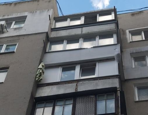Под Одессой девушка пыталась спастись из горящей квартиры и сорвалась с навеса, - ФОТО, фото-1