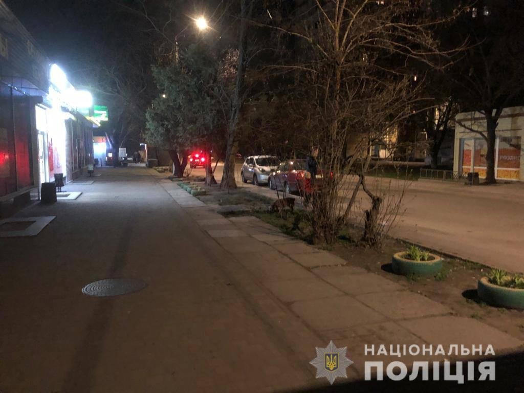 Покушение на убийство: в Одессе иностранец ножом ударил в грудь прохожего, - ФОТО, ВИДЕО , фото-1