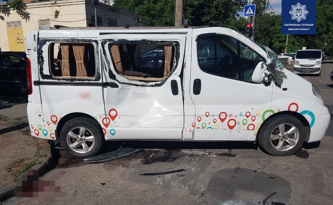 Ехал на красный: в Одессе столкнулись два автомобиля, есть пострадавшие, - ФОТО, фото-2