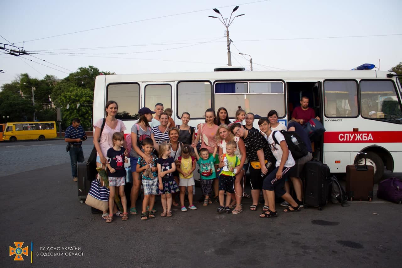 В плену стихии: одесские спасатели помогли гостям из Харькова успеть на поезд, - ФОТО, фото-2