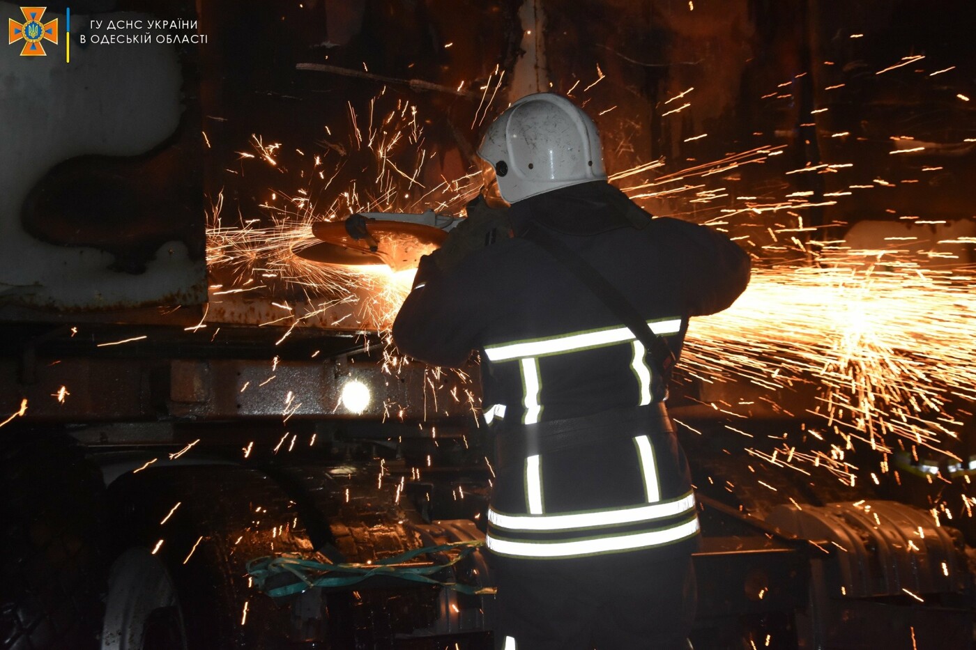 В Одессе на территории завода горел грузовик, - ФОТО, фото-1
