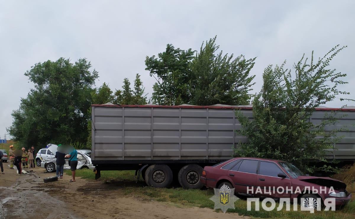 Пострадали дети и мать: на трассе Одесса-Овидиополь произошла серьёзная авария, - ФОТО, ВИДЕО, фото-2
