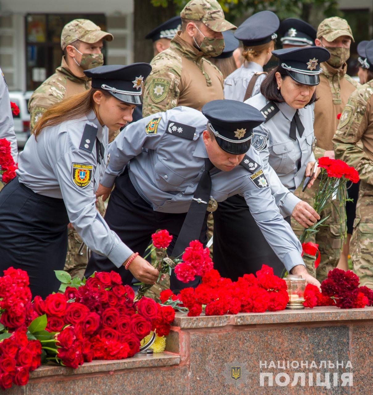 Правоохранители Одесской области почтили память погибших защитников Украины, - ФОТО , фото-1