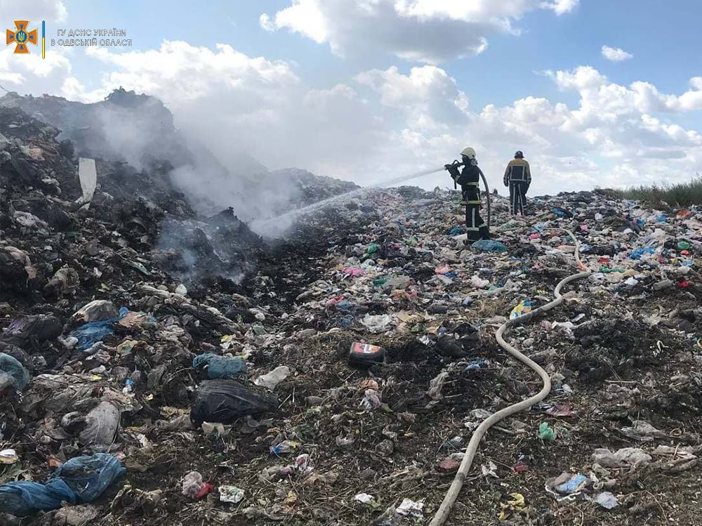 Вероятно, что поджог: в Одесской области горит свалка, - ФОТО , фото-1