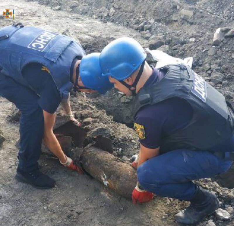 Возле одесского аэропорта нашли авиабомбу времен Второй мировой войны, фото-2
