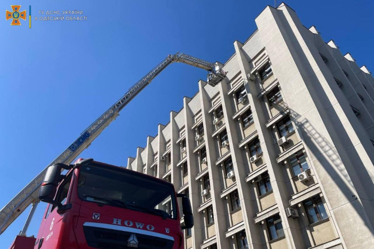 Пожар в Одесской обладминистрации: спасатели проводили учения, - ФОТО, фото-3