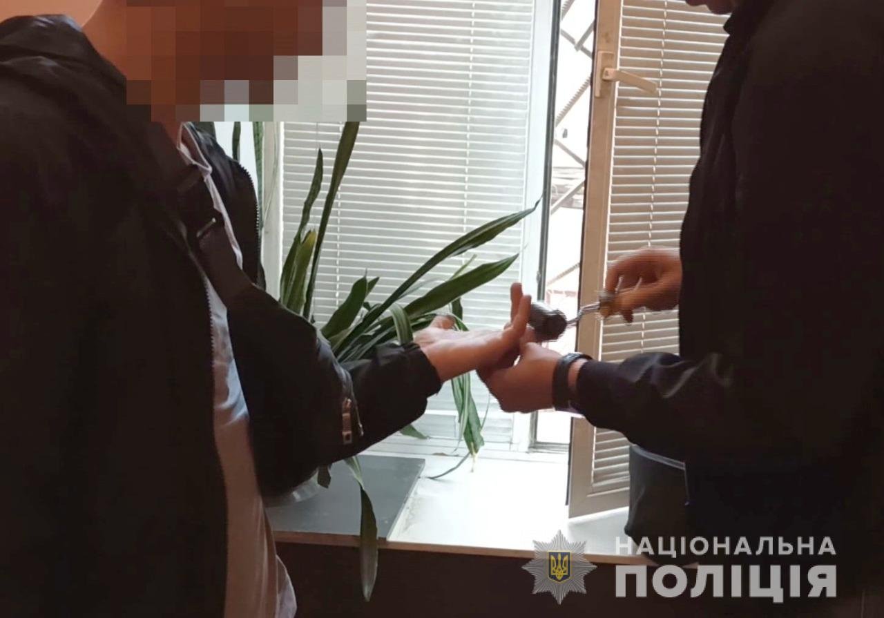 В Одессе иностранец ограбил женщину и предлагал взятку полицейским, - ФОТО, ВИДЕО  , фото-2