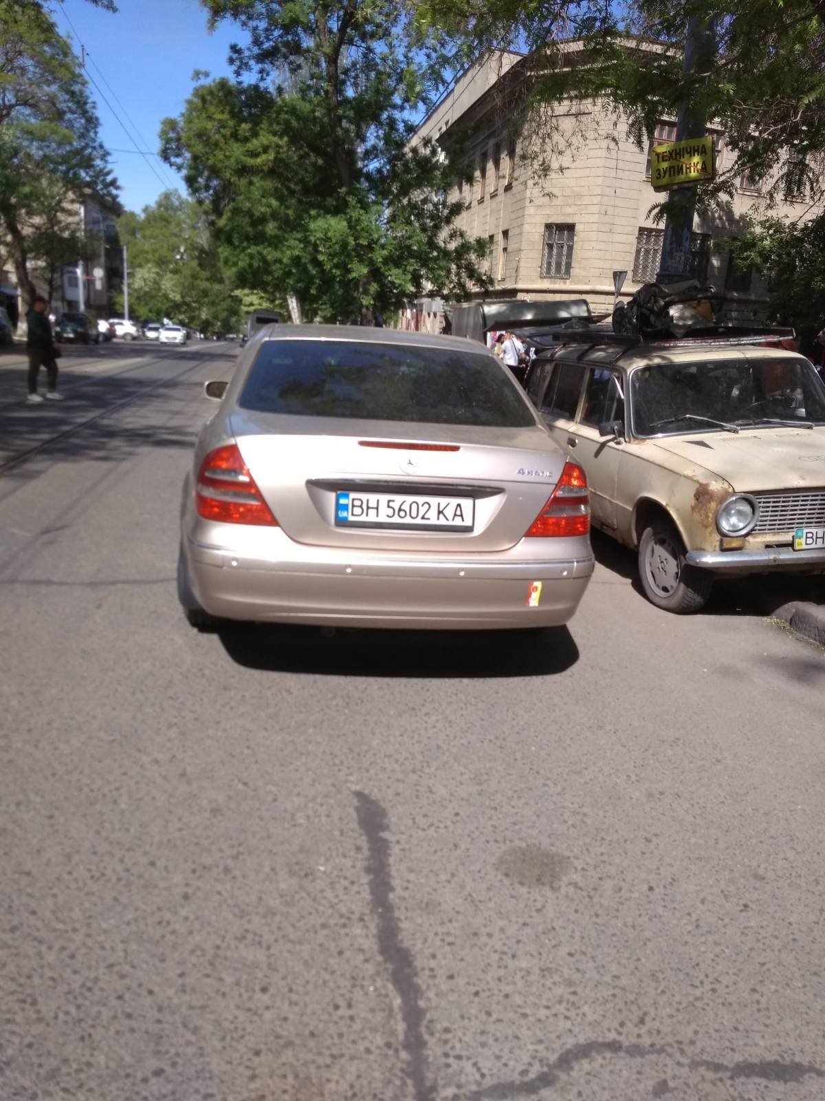 Намагався звинуватити постраждалого: в Одесі через необачного водія сильно травмувався велосипедист, - ФОТО , фото-1
