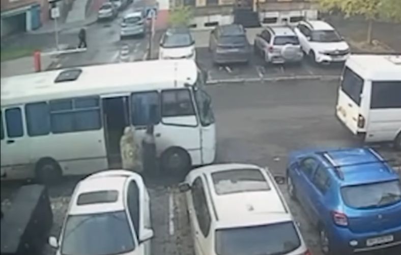 Скріншоти з відео 