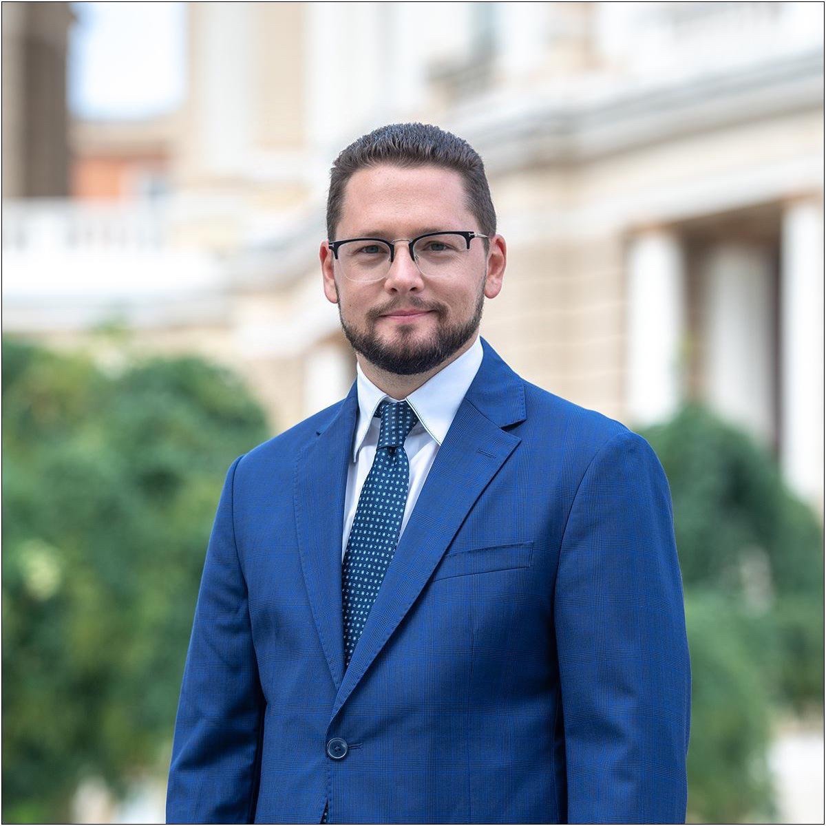 Фото із сайту ОМР