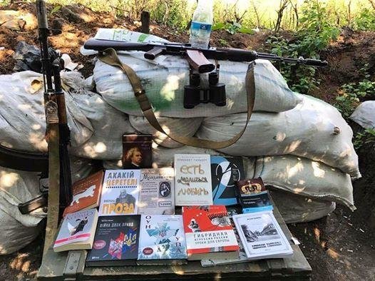 Компания Yakaboo передала украинским военным 400 книг - Цензор.НЕТ 9203